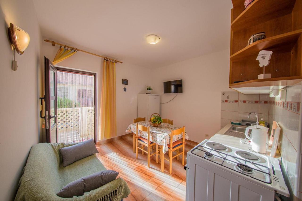 Apartmani Katija 코미자 외부 사진